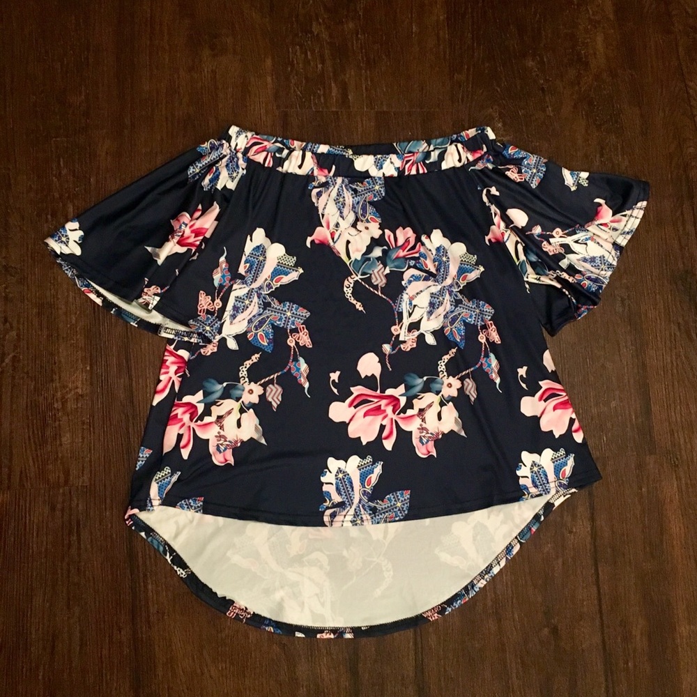 4 for $20✨ Off The Shoulder Flower Shirt